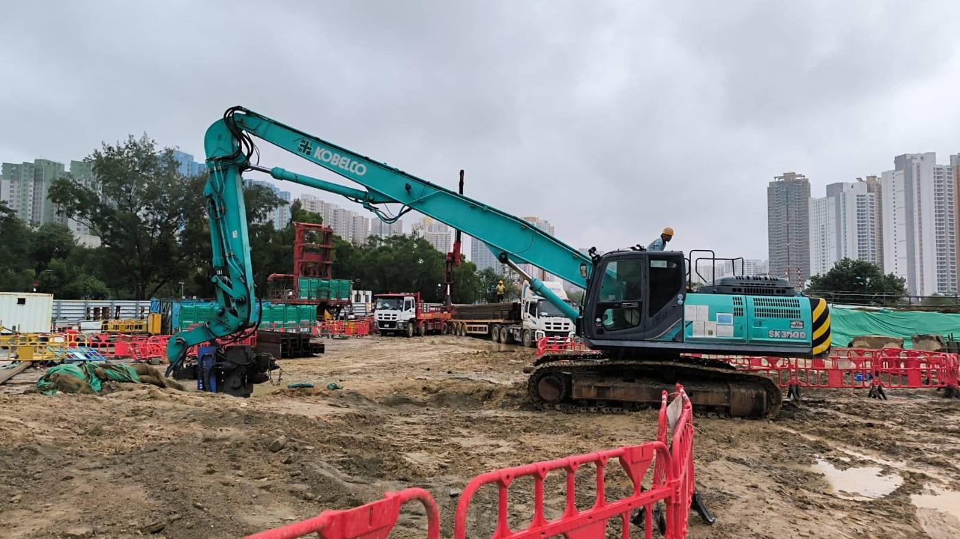 Excavator SK350D